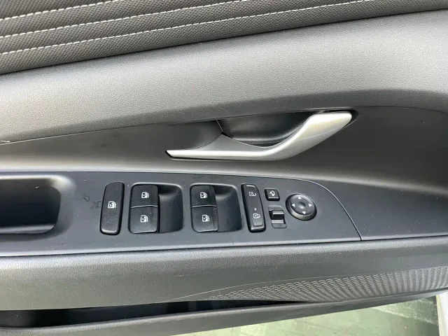 Hyundai Elantra — Фото автомобиля 13