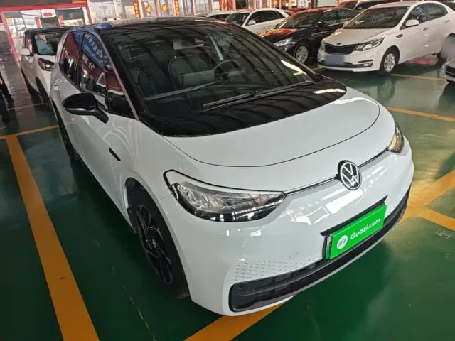 Volkswagen ID.3 — Фото автомобиля 3