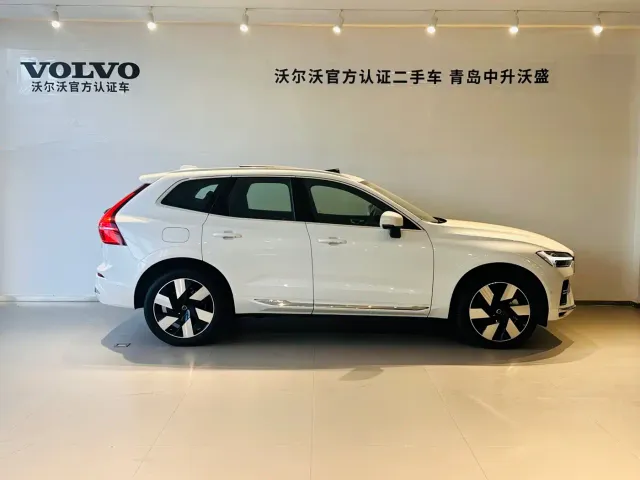 Volvo XC60 — Фото автомобиля 3