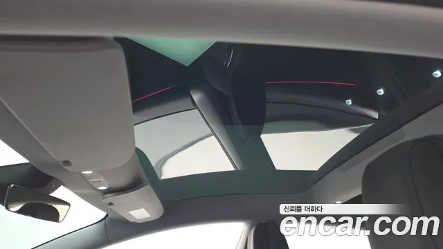Tesla Model 3 — Фото автомобиля 23