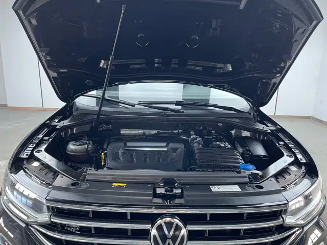 Volkswagen Tiguan L — Фото автомобиля 27