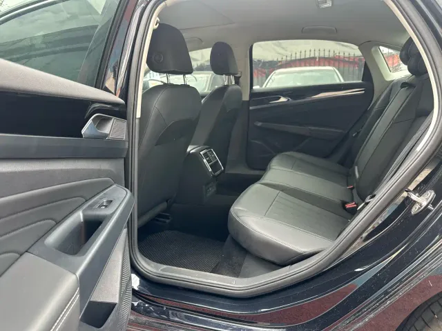 Volkswagen Passat — Фото автомобиля 11