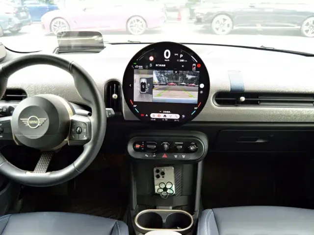 MINI Hatch — Фото автомобиля 11