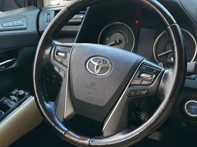 Toyota Alphard — Фото автомобиля 18