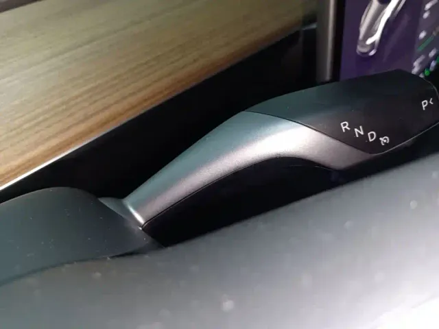 Tesla Model 3 — Фото автомобиля 13