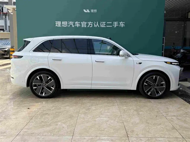 Li Auto L7 — Фото автомобиля 3
