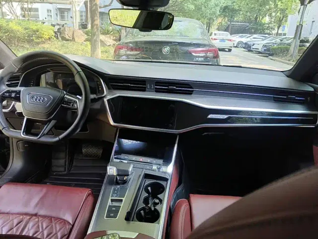 Audi A7L — Фото автомобиля 12