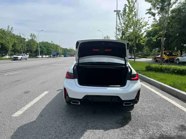 BMW 3 Series — Фото автомобиля 18