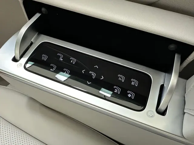 Roewe iMAX8 — Фото автомобиля 21