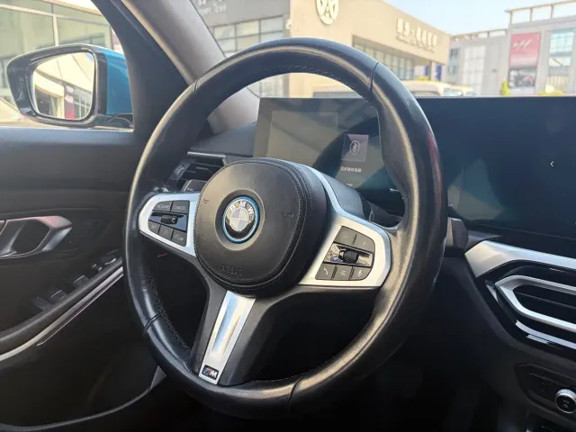 BMW i3 — Фото автомобиля 7