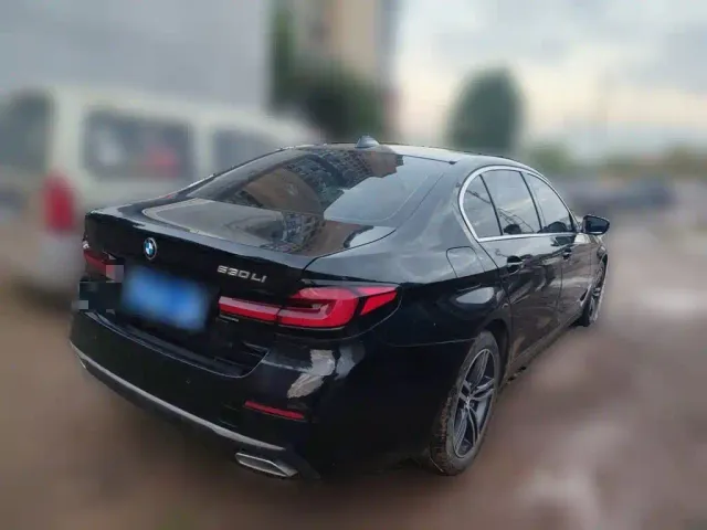 BMW 5 Series — Фото автомобиля 6