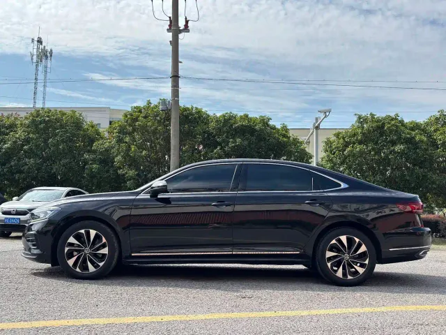 Volkswagen Passat — Фото автомобиля 2