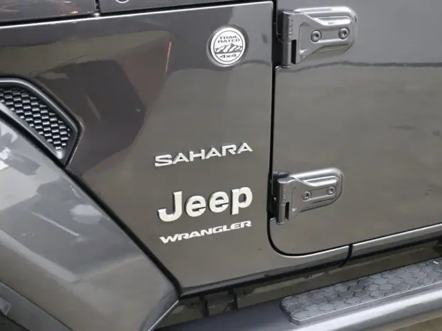 Jeep Wrangler — Фото автомобиля 26