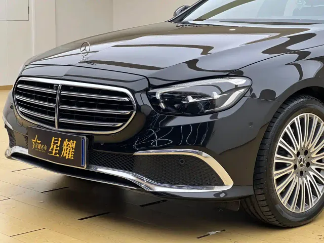 Mercedes-Benz E-Class — Фото автомобиля 4