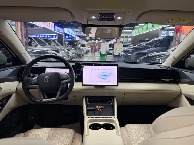 BYD Qin L — Фото автомобиля 9