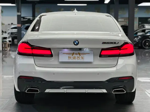 BMW 5 Series — Фото автомобиля 4