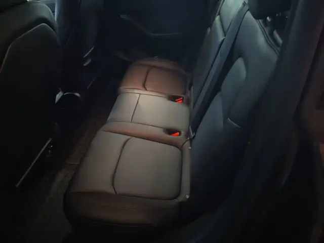 Tesla Model Y — Фото автомобиля 16