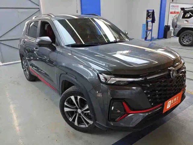 Changan CS35 Plus — Фото автомобиля 3