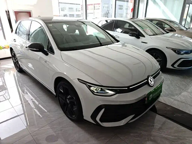 Volkswagen Golf — Фото автомобиля 3