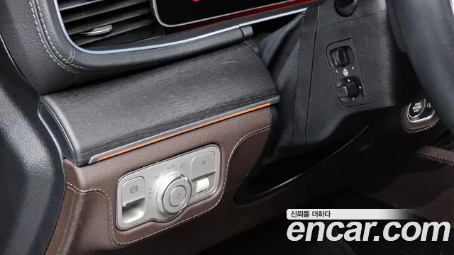 Mercedes-Benz GLS-Class — Фото автомобиля 13