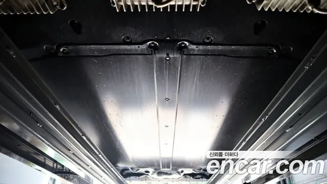 Tesla Model 3 — Фото автомобиля 19