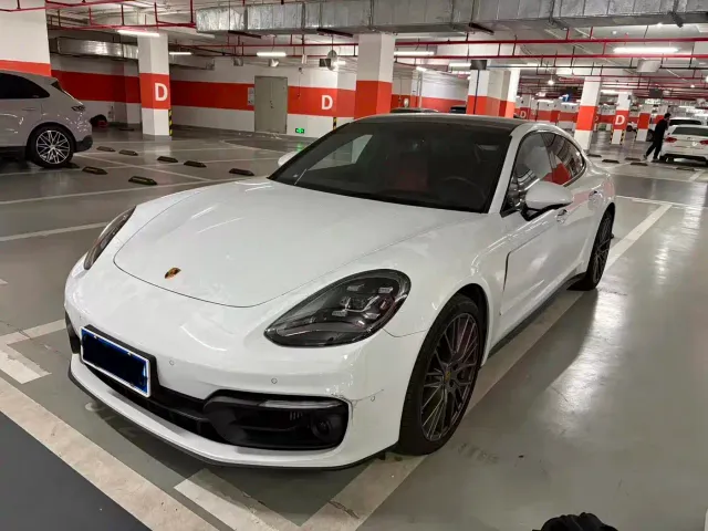 Фотография автомобиля — Porsche Panamera