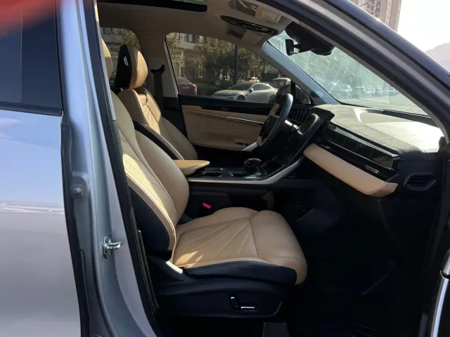 Geely Boyue L — Фото автомобиля 17