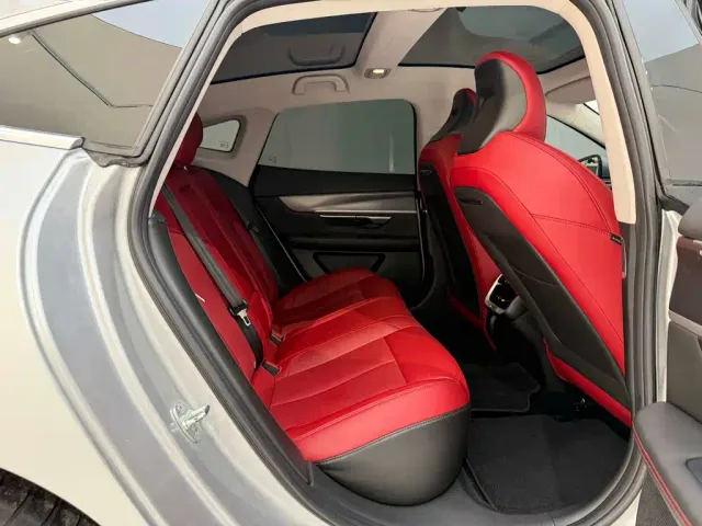 Xpeng P7 — Фото автомобиля 26