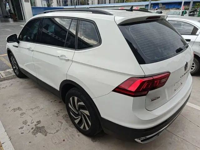 Volkswagen Tiguan L — Фото автомобиля 4