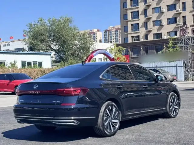 Volkswagen Passat — Фото автомобиля 8