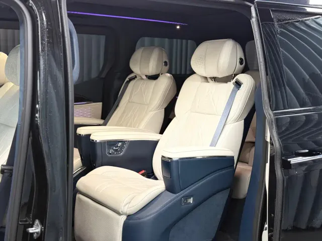 ZEEKR Zeekr 009 2024 7-Seat Aisle AWD Version 108kWh — Фото автомобиля 6