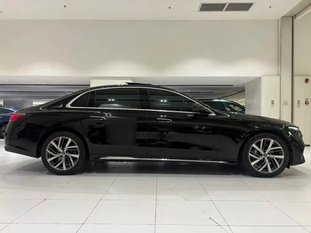 Mercedes-Benz E-Class — Фото автомобиля 11