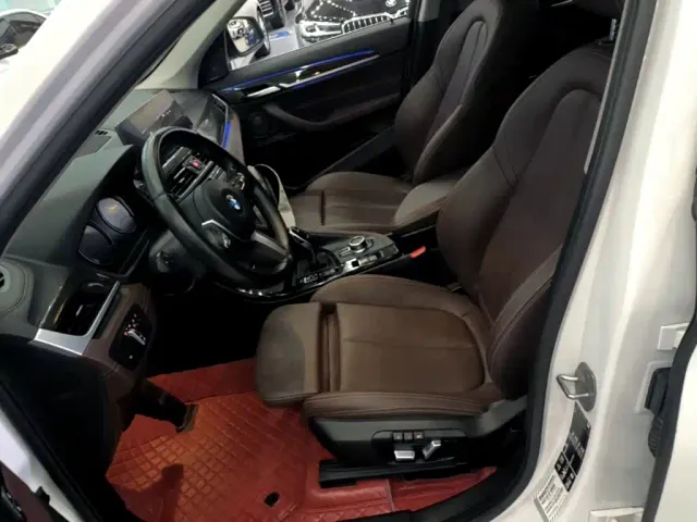 BMW X1 — Фото автомобиля 14