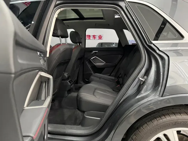 Audi Q3 — Фото автомобиля 12