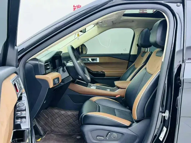 Ford Explorer — Фото автомобиля 8