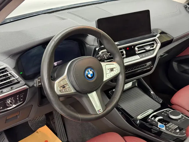 BMW iX3 — Фото автомобиля 7