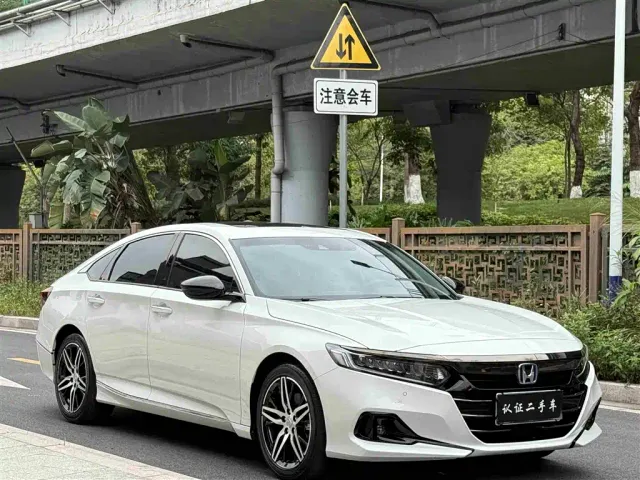Honda Accord — Фото автомобиля 12