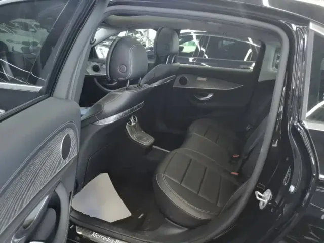 Mercedes-Benz E-Class — Фото автомобиля 16
