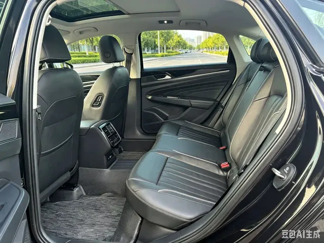 Volkswagen Passat 2022 330TSI Starlight Elite Edition — Фото автомобиля 9