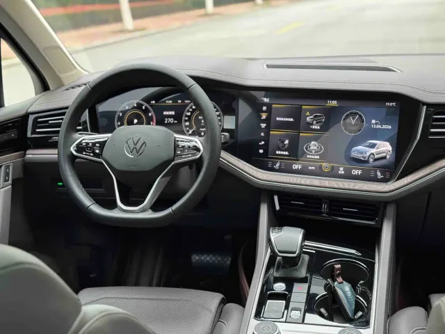 Volkswagen Touareg — Фото автомобиля 6