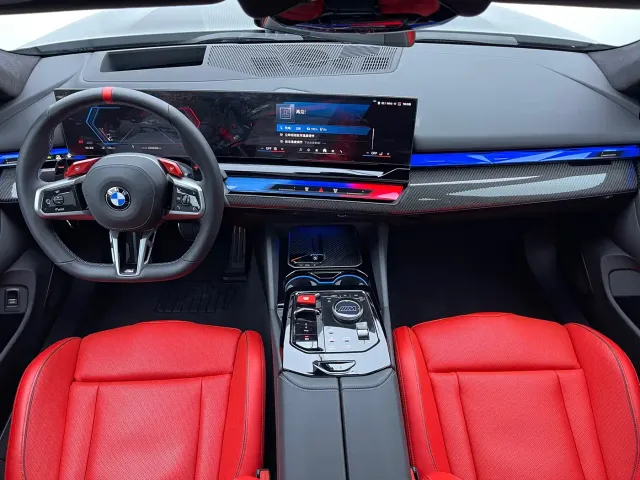 BMW M5 — Фото автомобиля 6