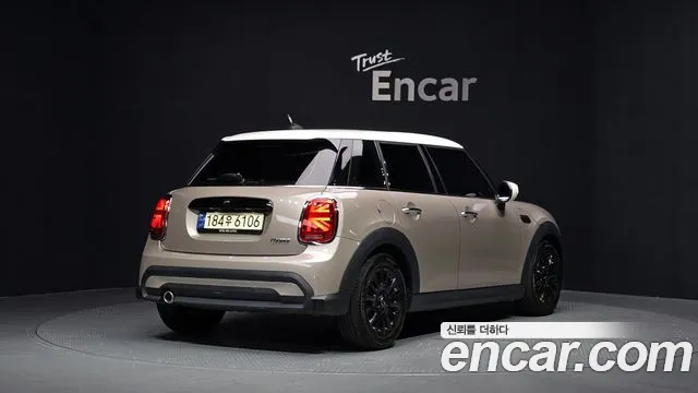Mini Cooper Cooper 5 дверей Classic — Фото автомобиля 2