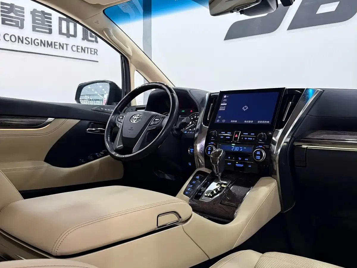 Toyota Alphard 2021 Hybrid 2.5L Premium — Фото автомобиля 12