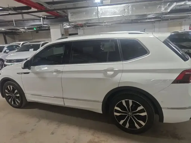 Volkswagen Tiguan L — Фото автомобиля 4