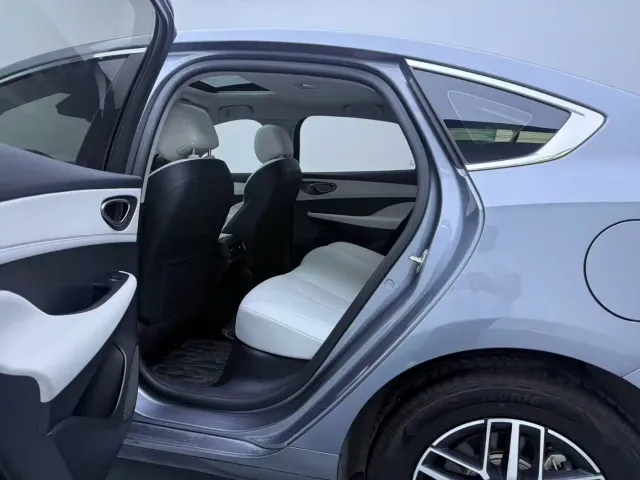 BYD Seal 05 DM-i — Фото автомобиля 10
