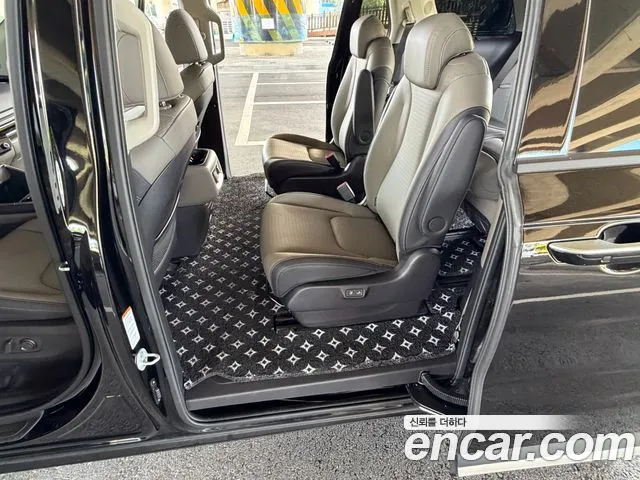 Kia Carnival Generation 4 — Фото автомобиля 15