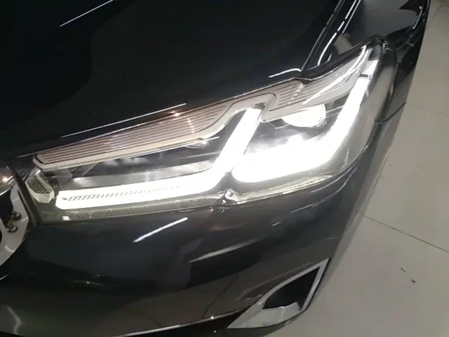 BMW 5 Series — Фото автомобиля 23