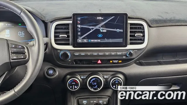 Hyundai Venue — Фото автомобиля 16