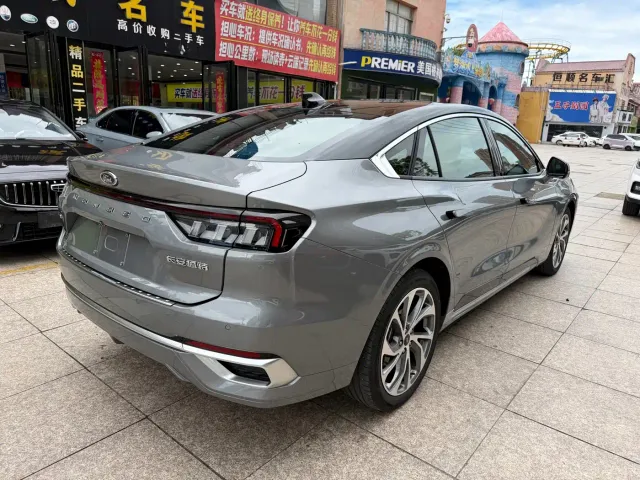 Ford Mondeo — Фото автомобиля 8