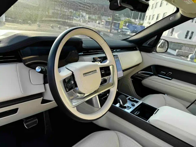 Land Rover Range Rover — Фото автомобиля 11